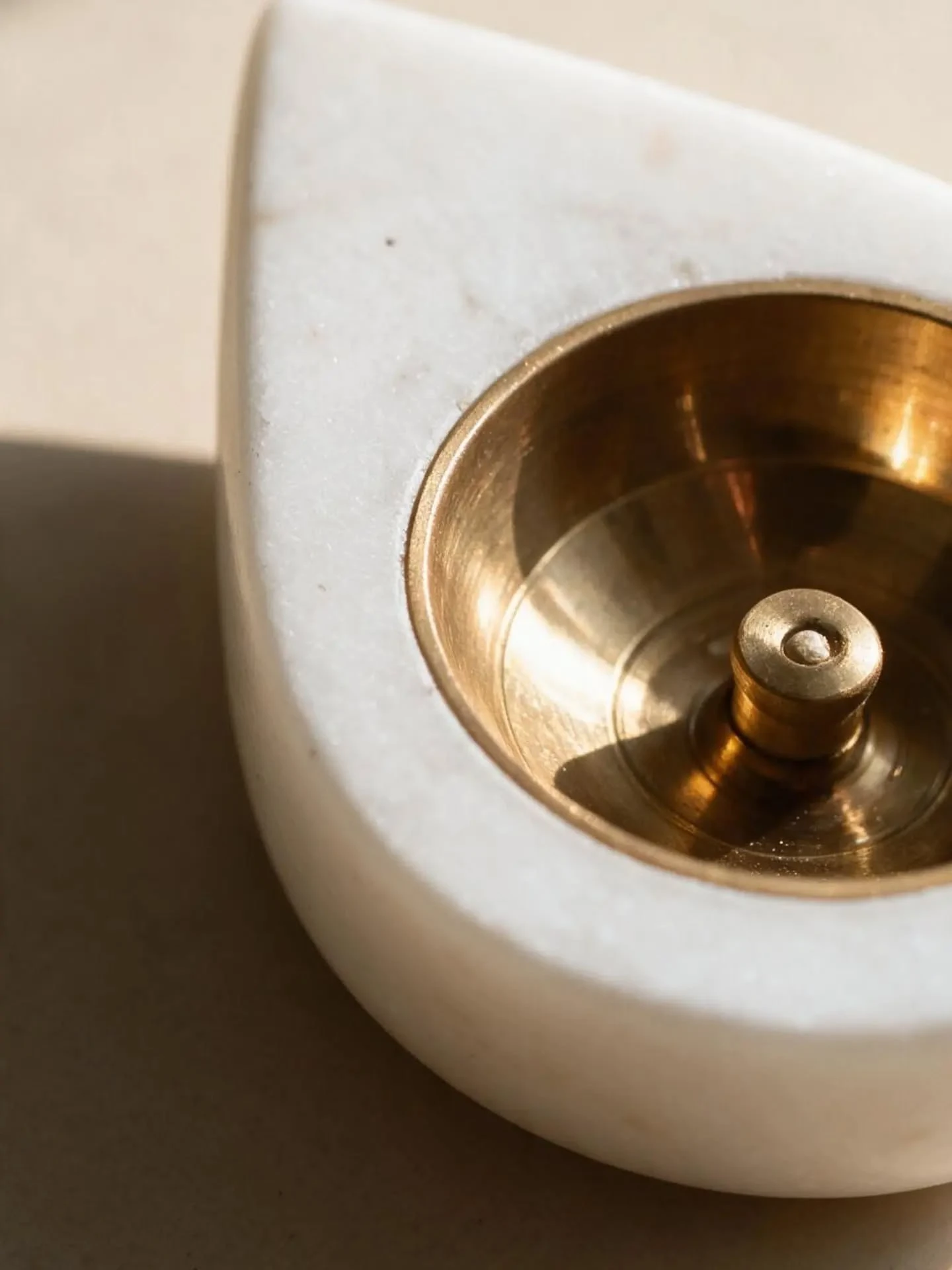 White Marble & Brass Diya - Image 4